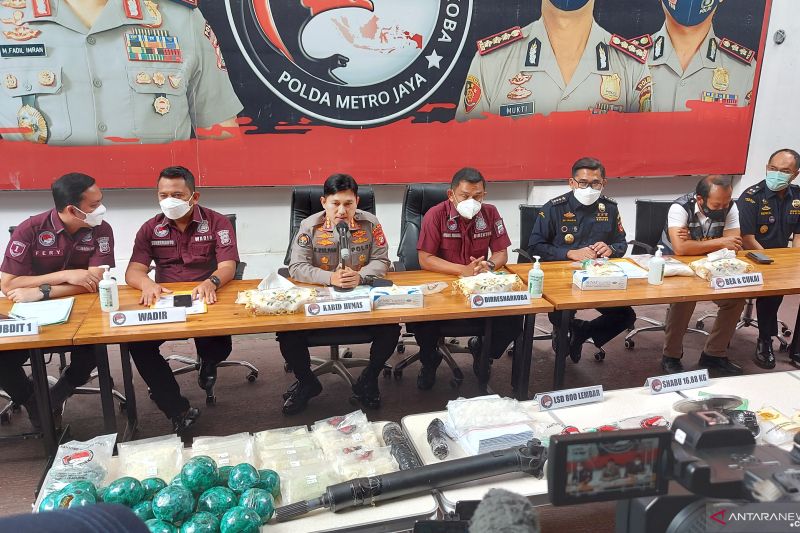 Police foil attempt to smuggle 16.88 kg drugs; arrest 39 - Vimarsana News
