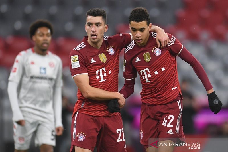 Bayern Muenchen kokoh di puncak klasemen seusai bangkit kalahkan Mainz