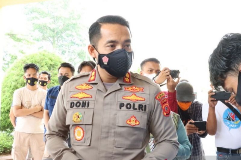 Tekan mobilitas warga, Polres Cianjur dirikan posko di perbatasan