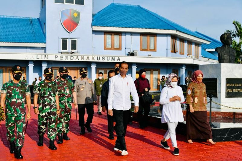 Presiden Jokowi resmikan Bandara Ngloram dan tinjau Pasar Besar Ngawi