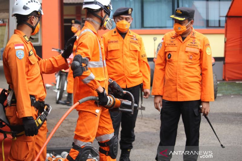 Basarnas terjunkan 100 personel Siaga SAR Natal dan Tahun Baru di Jabar