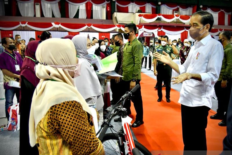Presiden Jokowi kembali bagi-bagi sepeda