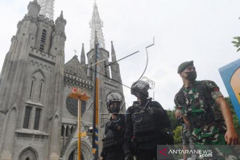 Pengamanan Gereja Katedral Jakarta  