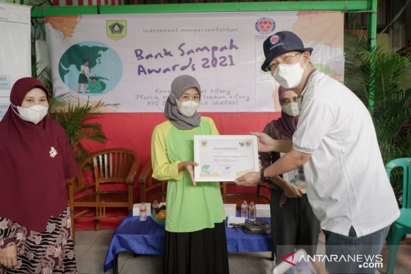 Bank sampah desa mitra di Bogor dapat penghargaan Indocement