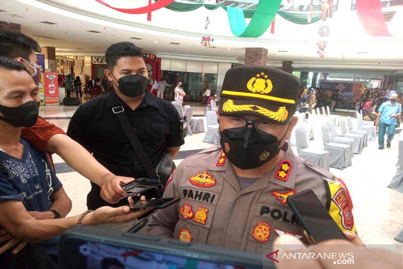 Polres Cirebon lakukan tes antigen 1.521 pengendara saat libur Natal