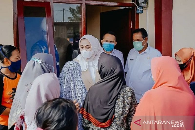 Rumah gratis untuk keluarga korban abrasi di Karawang direalisasikan