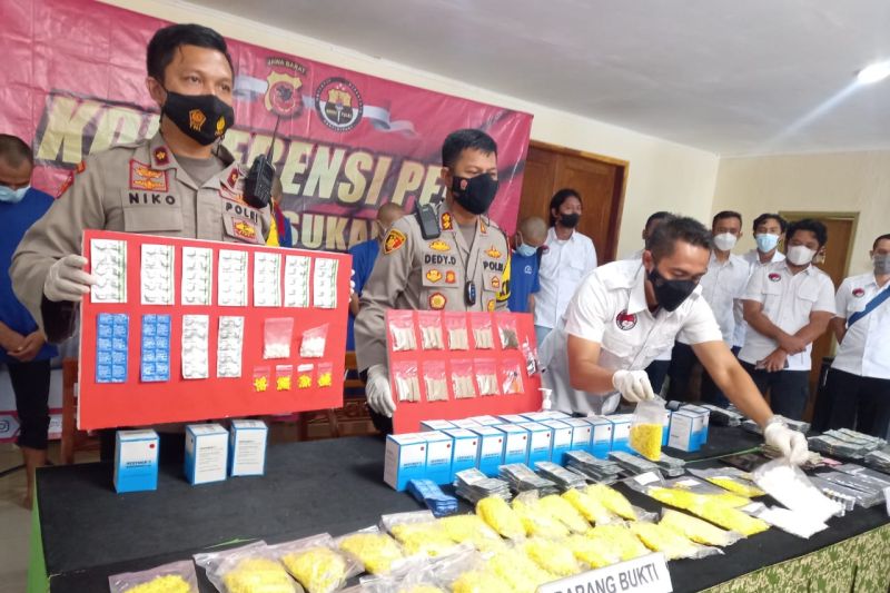 Polres Sukabumi ciduk 3 pemuda hendak pesta narkoba
