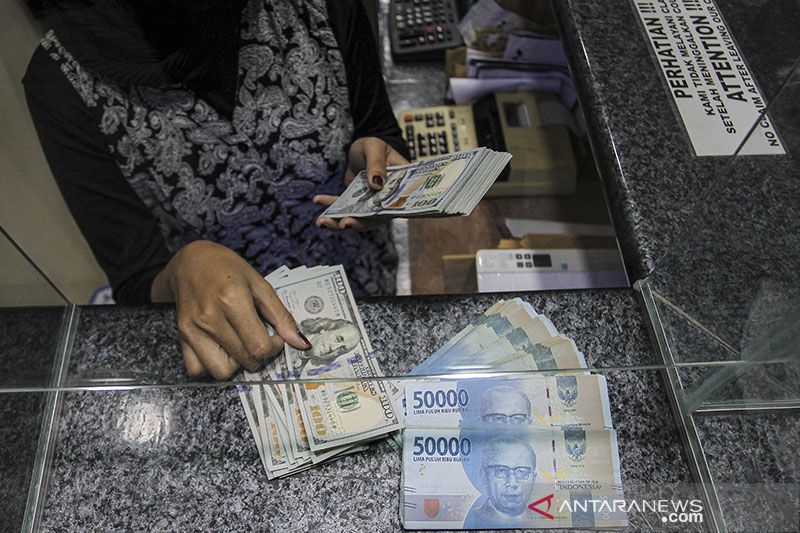 Kurs Rupiah menguat jelang dimulainya rapat bulanan Bank Indonesia