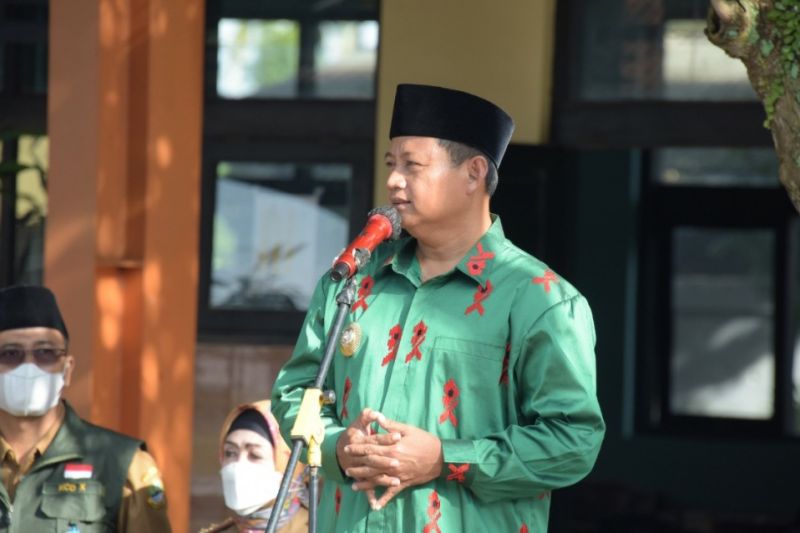 Wagub Jawa Barat tinjau PTM 100 persen di Kuningan