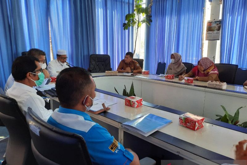 Pemkab Pasbar-Bank Nagari luncurkan program kredit "MaRandang" lawan rentenir