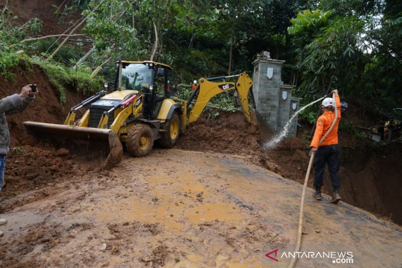 Warga terdampak banjir di Selaawi Garut kembali beraktivitas normal