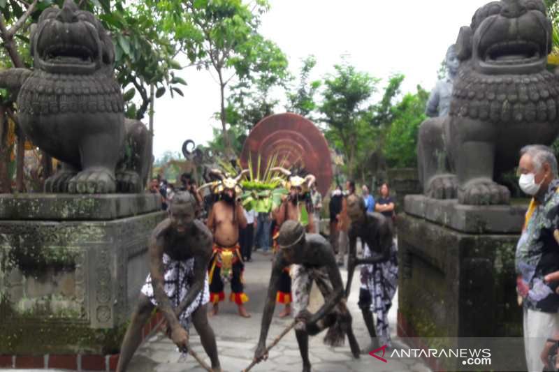 Borobudur Edupark terbuka untuk pengunjung dan menampilkan seni Indonesia