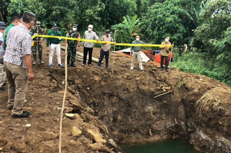 DLH Jabar dan Satgas Citarum Harum menyegel sementara PT Sinerga Nusantara