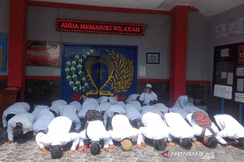 29 warga binaan Lapas Indramayu dapat asimilasi di rumah