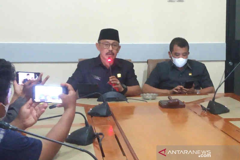 39 anggota DPRD Indramayu ajukan hak interpelasi pada pemda