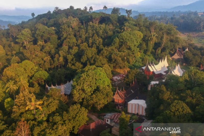 Rumah Gadang Kampung Minang