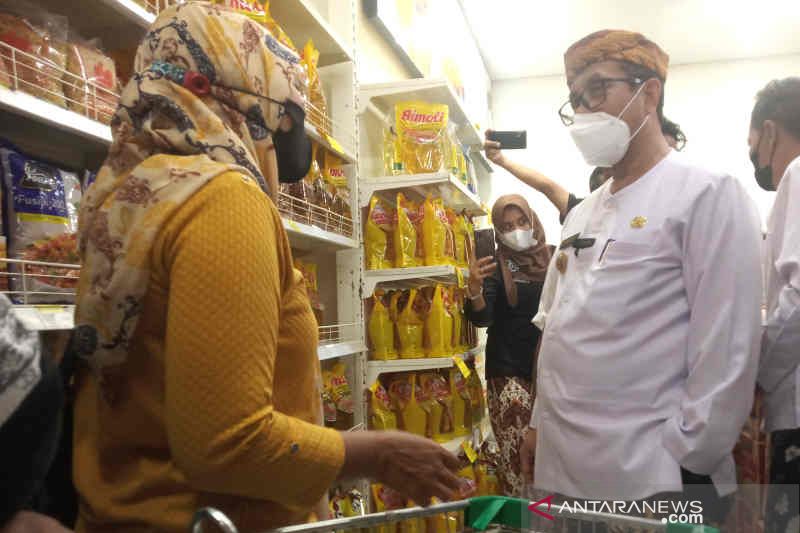 Pemkab Cirebon pantau harga minyak goreng di pasaran