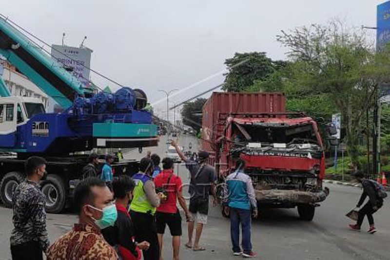 Kecelakaan truk tabrak warga di Balikpapan