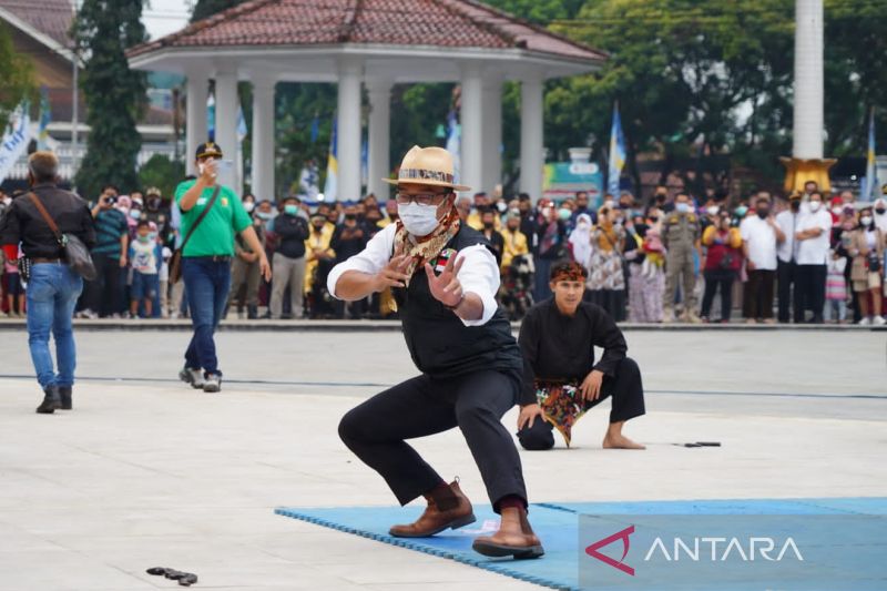 Gubernur Jawa Barat resmikan alun-alun Garut