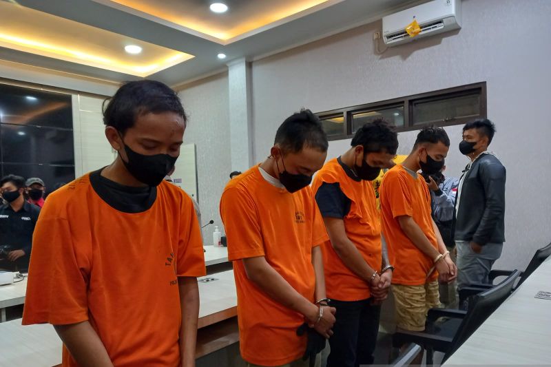 Empat anggota geng motor pelaku perampokan ditangkap Polres Sukabumi