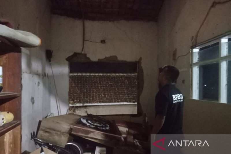 BNPB: Angin kencang sebabkan puluhan rumah rusak di Bogor