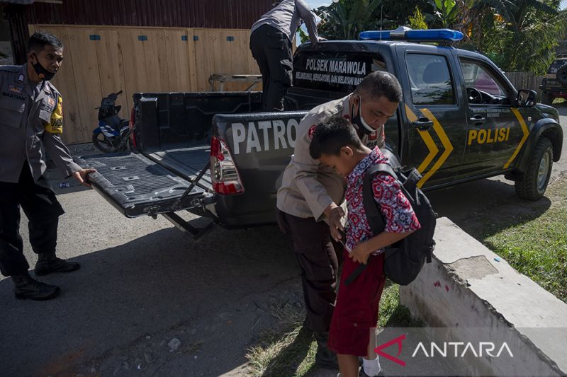 Dukungan Polisi pada Vaksinasi Anak di Sigi