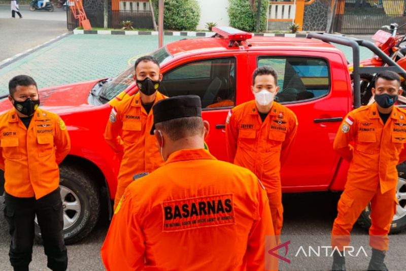 Tim SAR cari pemuda tersesat saat berkemah di Gunung Haruman Garut