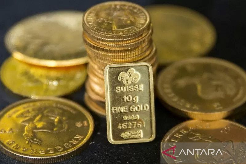 Harga emas terangkat 6,1 dolar, risiko inflasi dan politik angkat permintaan