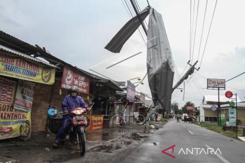 Dampak Angin Kencang Di Yogyakarta