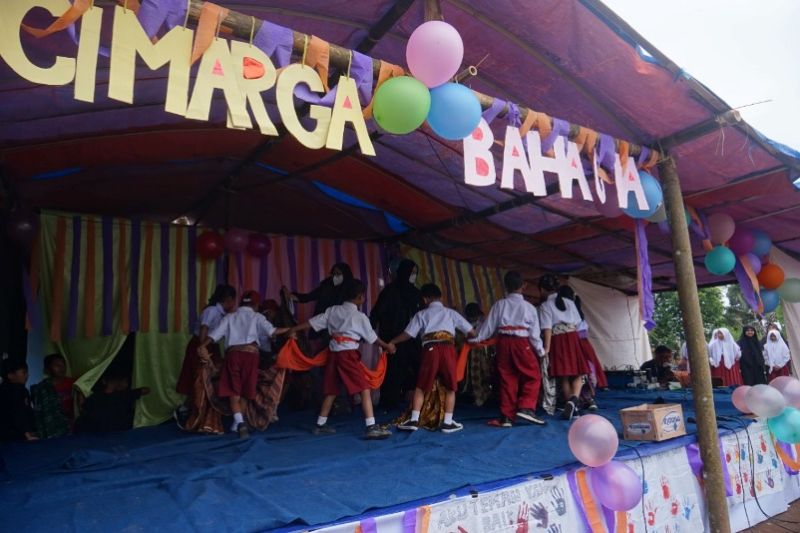 Gerakan UI Mengajar 11 menutup aksinya di Sumedang gelar Festival Rakyat