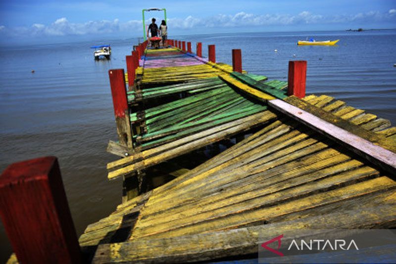 Jembatan Desa Nelayan rusak