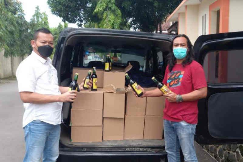 Polisi Majalengka sita ratusan botol miras tak berizin dari minibus