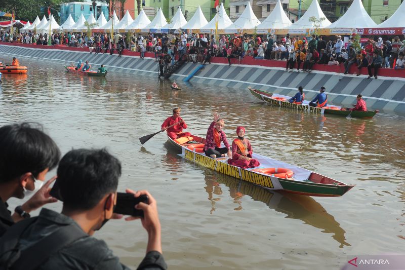 Festival Sungai Sekanak Lambidaro