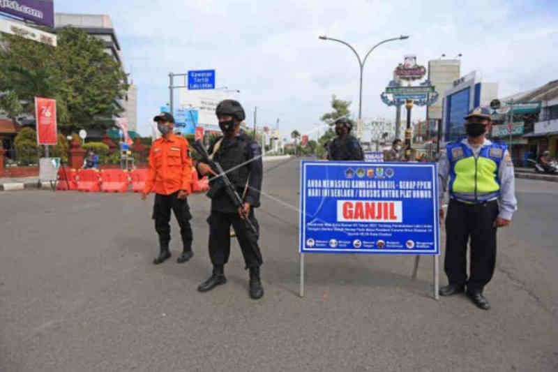 Akhir pekan, Polres Cirebon Kota berlakukan ganjil genap kendaraan luar daerah