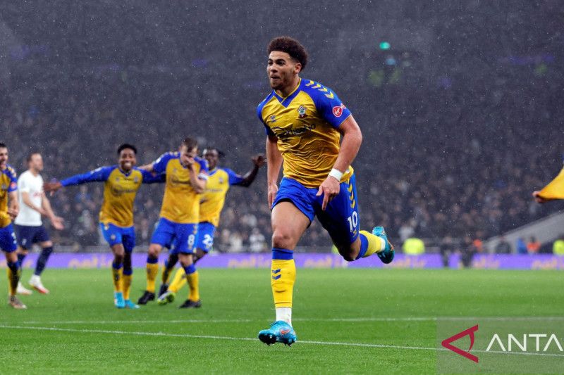 Tottenham vs Southampton 3-1: The Saints degradasi