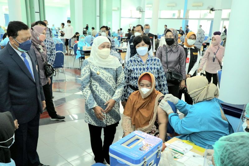 East Java governor asks elderly to cut mobility amid COVID spike - Vimarsana News