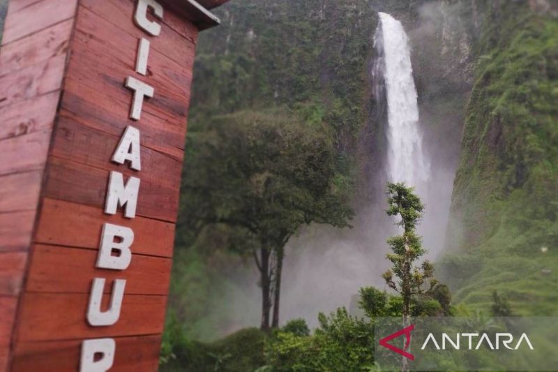 Dua air terjun di Cianjur ini jadi andalan tarik wisatawan mancanegara