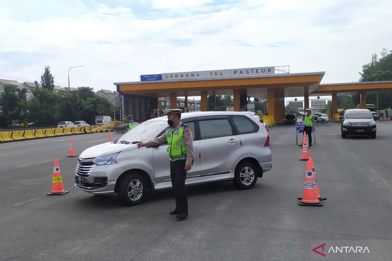 Dua ribuan kendaraan diputar balik di lima gerbang tol Kota Bandung