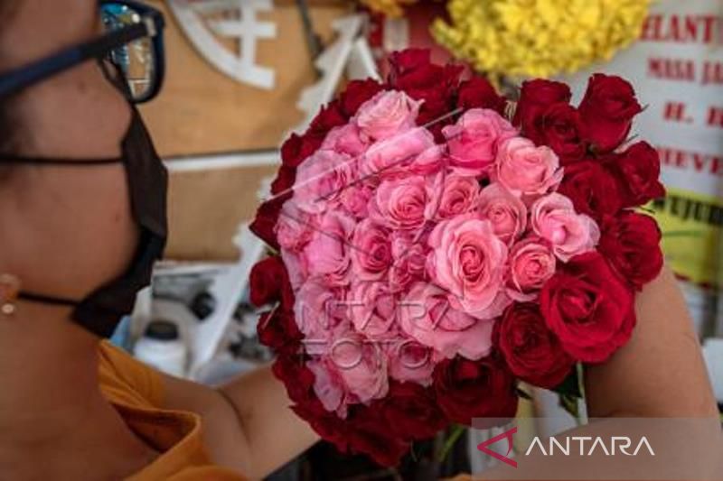 Penjualan Bunga Mawar Turun Di Hari Kasih Sayang
