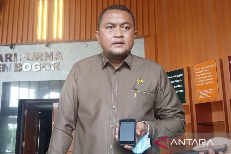 Buruh keluhkan soal JHT cair usia 56 tahun ke Ketua DPRD Bogor
