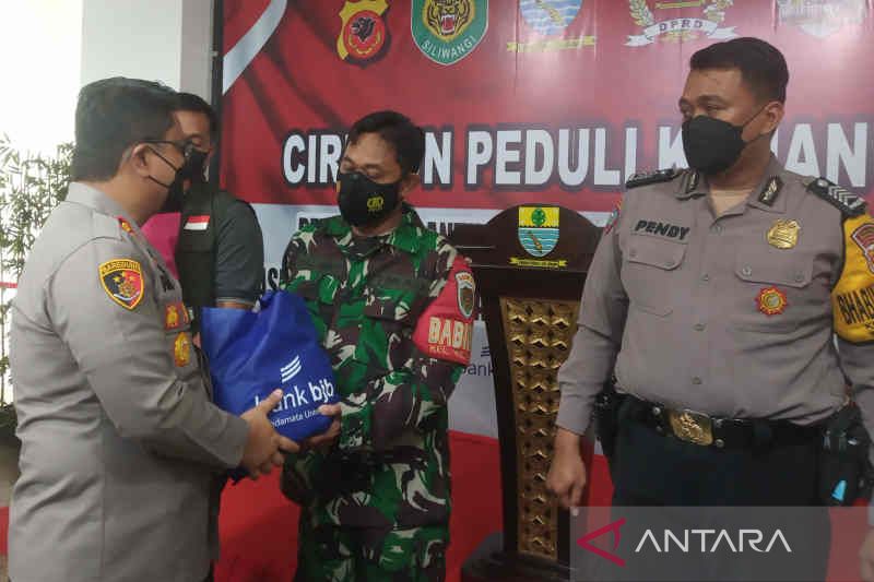 1.000 paket sembako disalurkan untuk warga isoman di Kota Cirebon