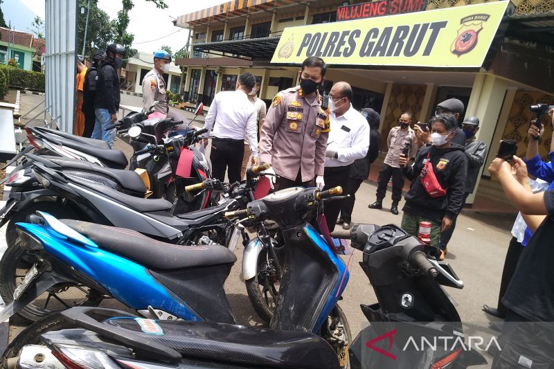 Polisi ciduk komplotan pencuri spesialis sepeda motor di Garut