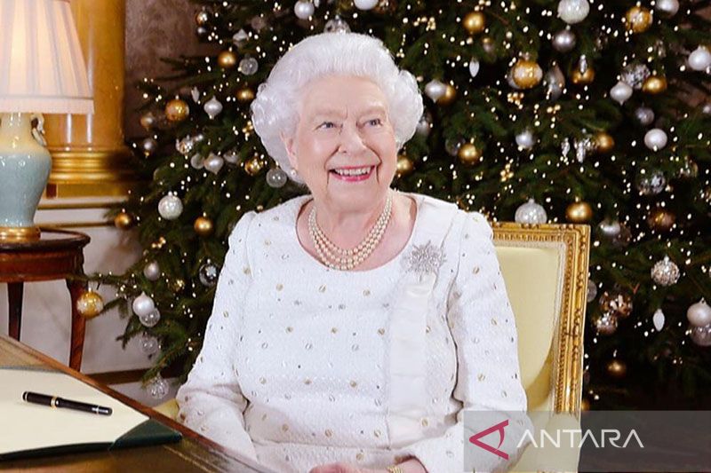 Ratu Inggris Elizabeth dapat boneka Barbie untuk peringatan platinum jabatannya