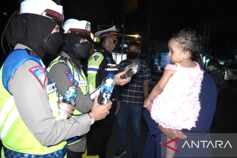 Kapolres bantah ada warga meninggal akibat terjebak macet di Puncak