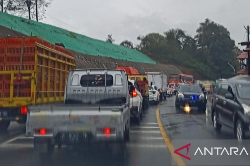 Polres Cianjur berlakukan sistem buka tutup menuju kawasan Puncak