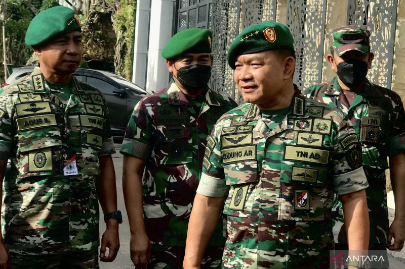 Kasad perkenalkan seragam baru bermotif loreng khas TNI AD