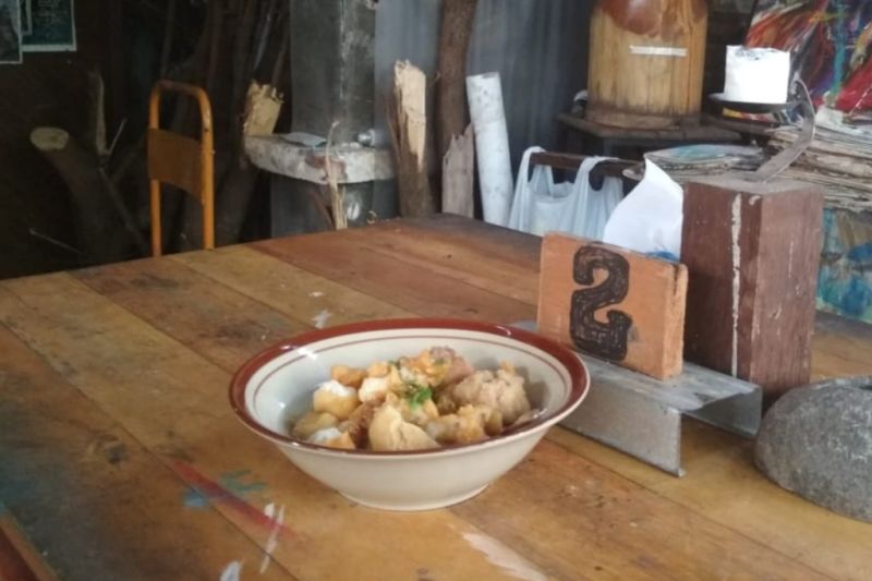 Mengenal Bakso Cuanki Bandung khas Dapur Erkaem