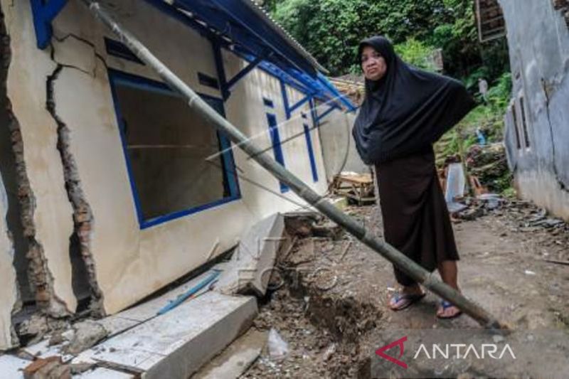 Warga Korban Pergerakan Tanah Tunggu Relokasi Antara Sumbar