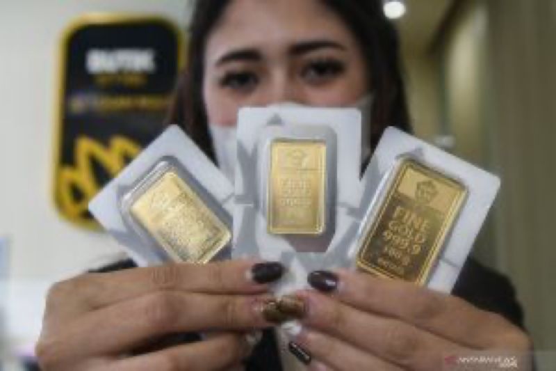 Harga emas Antam turun jadi Rp1,124 juta per gram