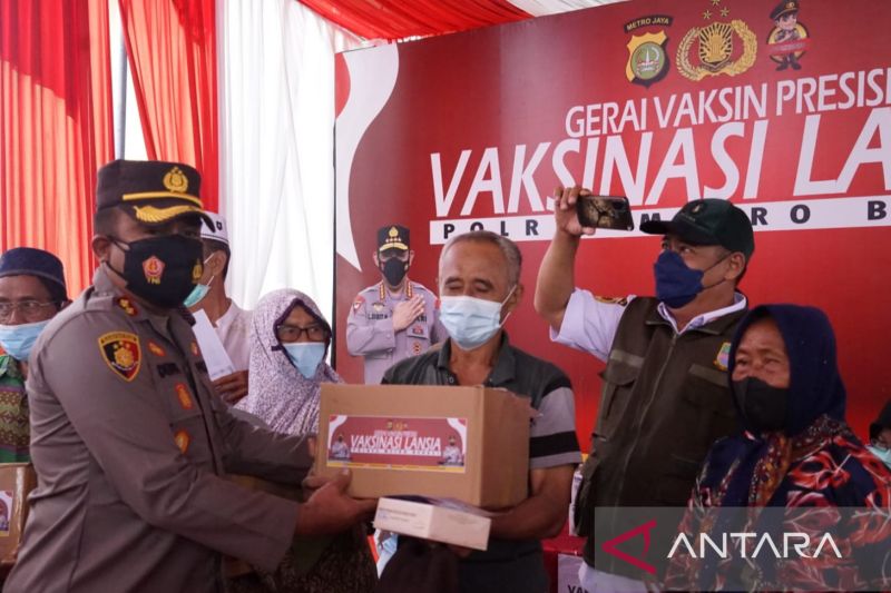 6.448 lansia Kabupaten Bekasi telah divaksinasi dosis penguat